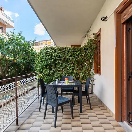 Guesthost - Lemon Tree - Casa Blu & Casa Arancione