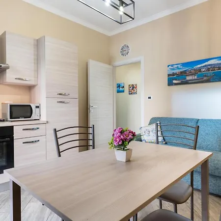 Guesthost - Lemon Tree - Casa Blu & Casa Arancione *