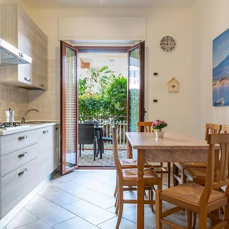 Apartament Guesthost - Lemon Tree - Casa Blu & Casa Arancione