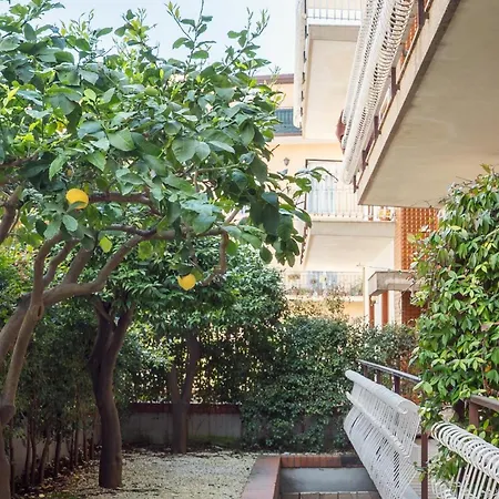 Guesthost - Lemon Tree - Casa Blu & Casa Arancione Giardini-Naxos